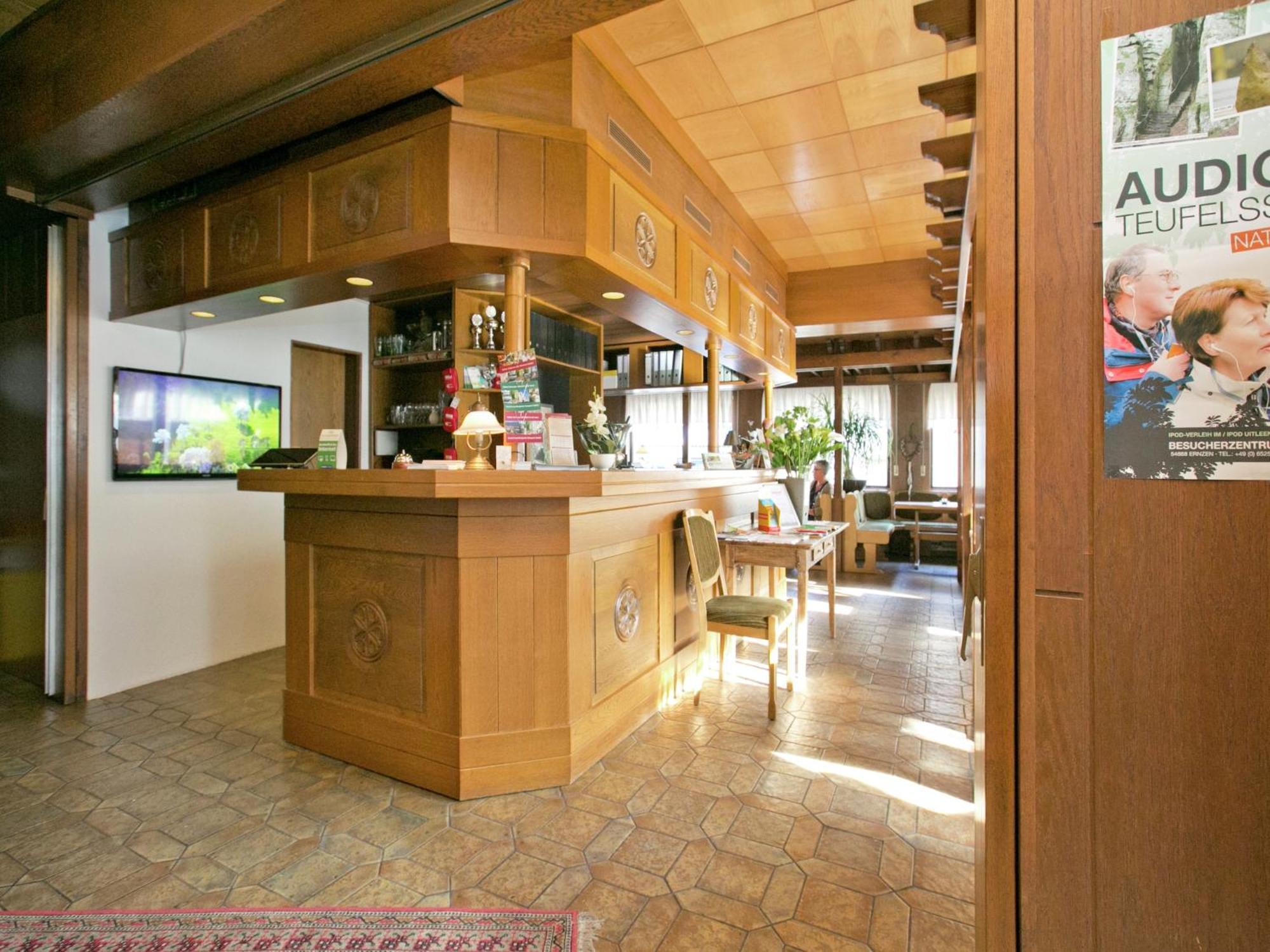 Apartment In Bollendorf With Forest View エクステリア 写真