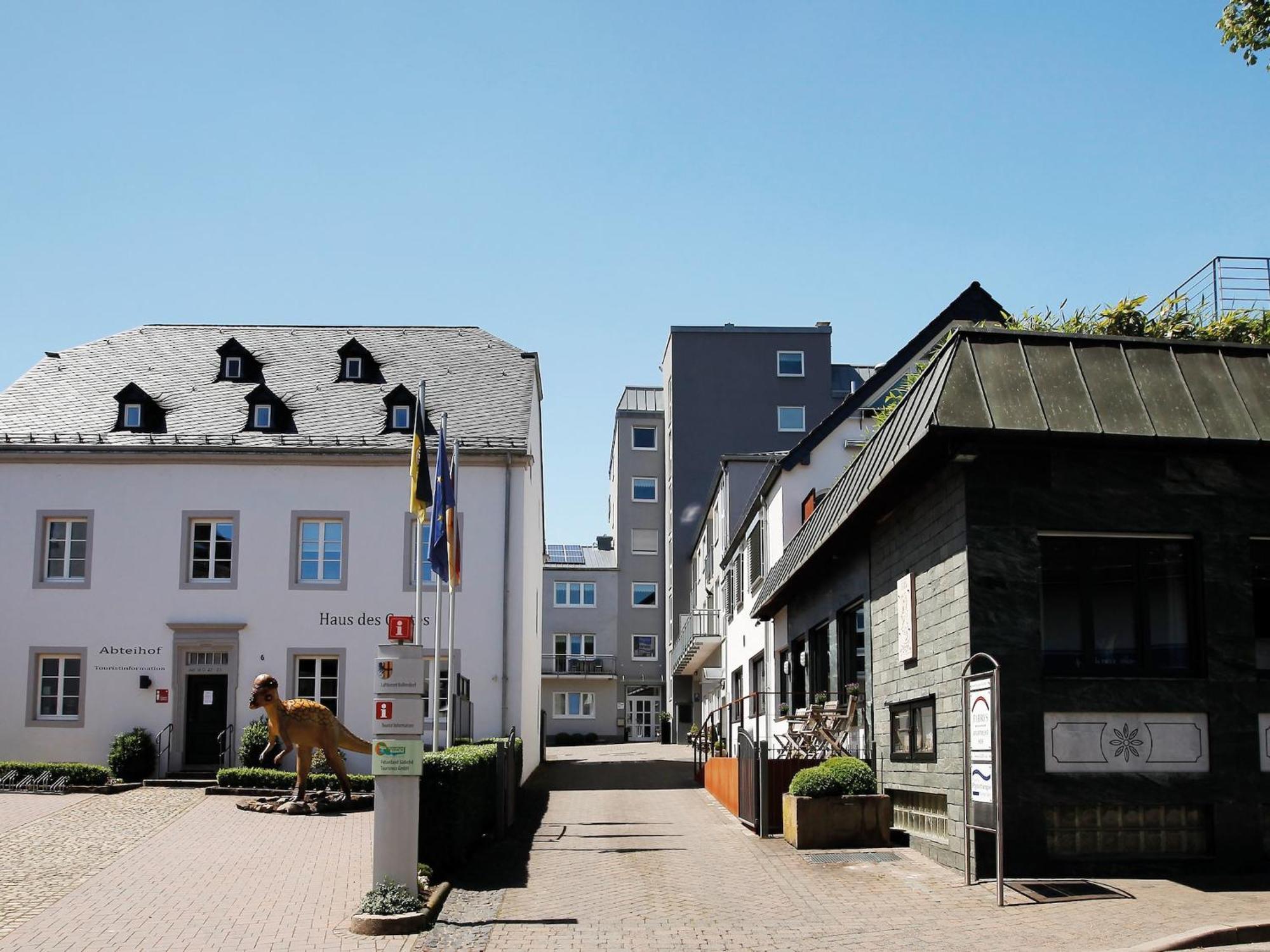 Apartment In Bollendorf With Forest View エクステリア 写真